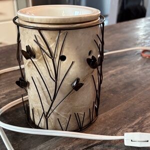 Elegant Cream Wax Warmer with Black Metal Accents
